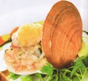 Saumon marin au jus de yuzu ptoncle frais en coquille et caviar