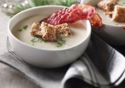 Potage de chou-fleur et jambon croustillant