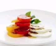 Vinaigrette pour salade de tomates et de fromage bocconcini